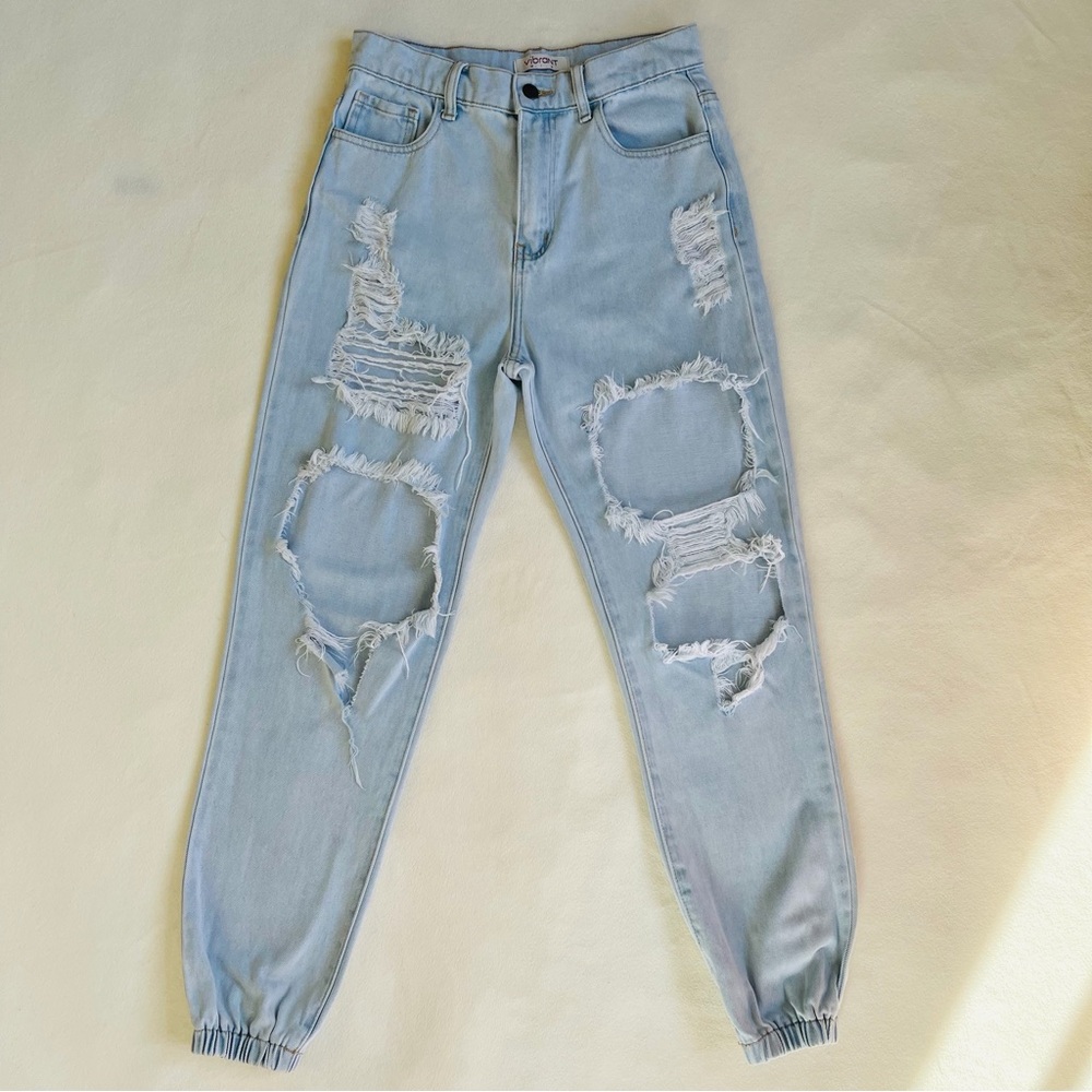 Vibrant M.i.U y2k light wash distressed high waisted jogger style jeans • size M